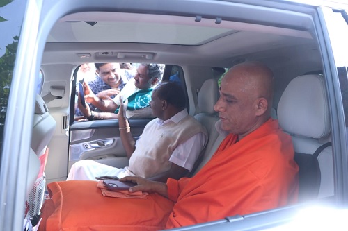 ಆದಿಚುಂಚನಗಿರಿ ಶ್ರೀಗಳ ಕ್ಷಮೆ ಕೇಳಿದ ಕೇಂದ್ರ ಸಚಿವ ಕುಮಾರಸ್ವಾಾಮಿ