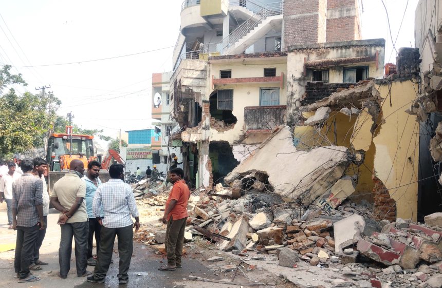 ಮಾವಿನ ಕೆರೆ ರಸ್ತೆೆ ಅಗಲೀಕರಣ, ಎರಡೂ ಬದಿಯ ಕಟ್ಟಡಗಳ ತೆರವು ಶುರು