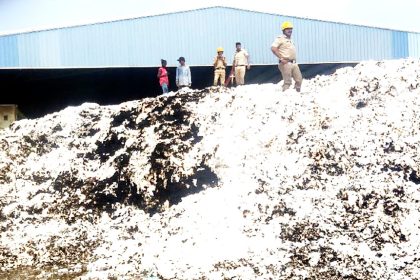 ಜಿನ್ನಿಿಂಗ್ ್ಯಾಕ್ಟರಿಯಲ್ಲಿ ಅಗ್ಬಿ ಅವಘಡ, 2 ಸಾವಿರ ಕ್ವಿಿಂಟಾಲ್ ಹತ್ತಿ ಭಸ್ಮ