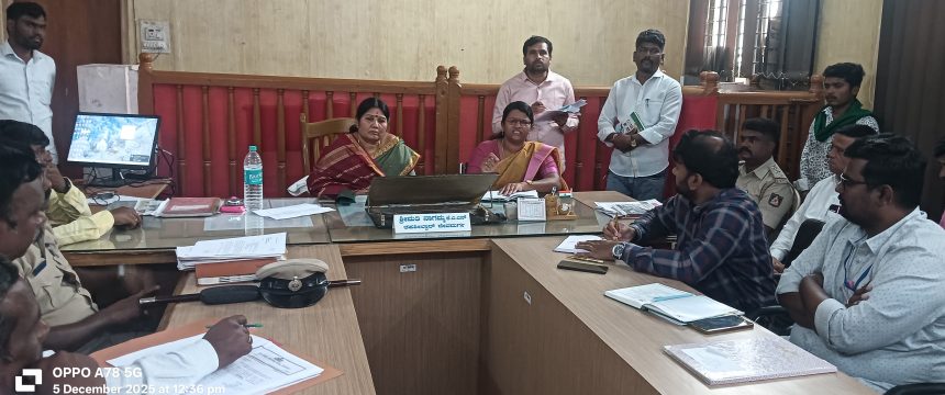 *ರೈತರ ವಿಚಾರ ಬಂದಾಗ ಅಧಿಕಾರಿಗಳು ಪ್ರಾಾಮಾಣಿಕ ಸೇವೆ ಸಲ್ಲಿಸಿ * ಹತ್ತಿಿ ಖರೀದಿ ಕೇಂದ್ರದಲ್ಲಿರುವ ಹಲವು ಸಮಸ್ಯೆೆಗಳು ಸರಿದೂಗಿಸಿ ಜಿನ್ನಿಿಂಗ್ ್ಯಾಕ್ಟರ್‌ಗಳ ಮಾಲೀಕರು ರೈತರ ಸಮಸ್ಯೆೆಗೆ ಸ್ಪಂದಿಸಿ: ಶಾಸಕಿ ಕರೆಮ್ಮ ಗೋಪಾಲಕೃಷ್ಣ