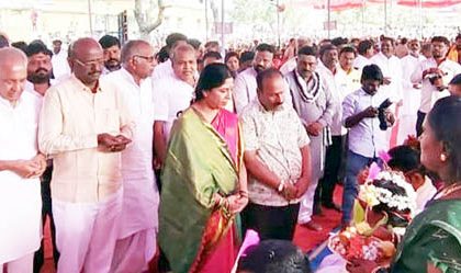 ಕುಪ್ಪಿಭೀಮ ರಥೋತ್ಸವ : ದಾಂಪತ್ಯ ಜೀವನಕ್ಕೆ ಕಾಲಿಟ್ಟ 26ಜೋಡಿ ನವ ವಧುವರರು ಜಿಲ್ಲೆಯ ರೈತರಿಗೆ 36ಕೋಟಿ ಬೆಳೆಪರಿಹಾರ ಬಿಡುಗಡೆ: ಶೀಘ್ರ ರೈತರ ಖಾತೆಗೆ ಜಮೆ: ಸಚಿವ ಬೋಸರಾಜ್