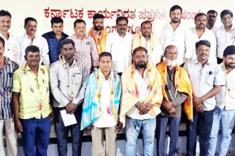 ಲಿಂಗಸುಗೂರು ತಾಲೂಕು ಕಾರ್ಯನಿರತ ಪತ್ರಕರ್ತರ ಸಂಘಕ್ಕೆ ಆಯ್ಕೆಯಾದ ನೂತನ ಪದಾಧಿಕಾರಿಗಳು ಲಿಂಗಸೂಗೂರು ಕಾರ್ಯನಿರತ ಪತ್ರಕರ್ತರ ಸಂಘಕ್ಕೆ ಅವಿರೋಧ ಆಯ್ಕೆ