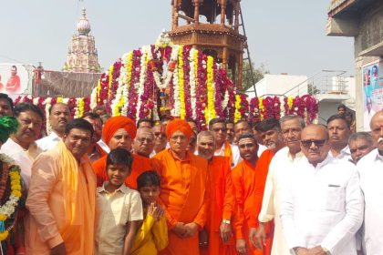 ಘನಮಠ ಶಿವಯೋಗಿಗಳ ಪಲ್ಲಕ್ಕಿ ಉತ್ಸವ ಸಾಮೂಹಿಕ ವಿವಾಹ, ಬೆಳ್ಳಿಛತ್ರಿ ಕಳಸಾರೋಹಣ