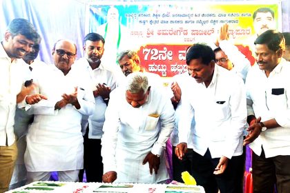 ಅಮರೇಗೌಡ ಪಾಟೀಲ್ ಬಯ್ಯಾಪುರರವರ 72ನೇ ಹುಟ್ಟುಹಬ್ಬ ರಾಜಕಾರಣಿ ಸಮಾಜಕ್ಕೆ ಮಾದರಿಯಾದಾಗ ಜನರ ವಿಶ್ವಾಸ ಪಡೆಯಲು ಸಾಧ್ಯ: ಬಯ್ಯಾಪುರ