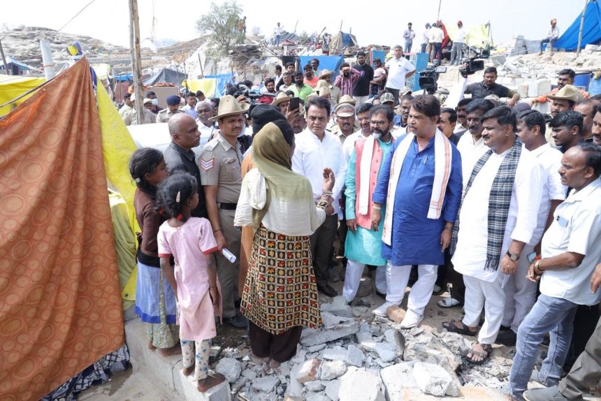 ಸ್ಥಳಕ್ಕೆೆ ಭೇಟಿ ನೀಡಿದ ಪ್ರತಿಪಕ್ಷ ನಾಯಕ ಆರ್. ಅಶೋಕ್ ಆಗ್ರಹ ಕೋಗಿಲು ಅಕ್ರಮ ನಿರಾಶ್ರಿತರ ದಾಖಲೆಗಳು ಎನ್ಐಎ ತನಿಖೆಯಾಗಲಿ