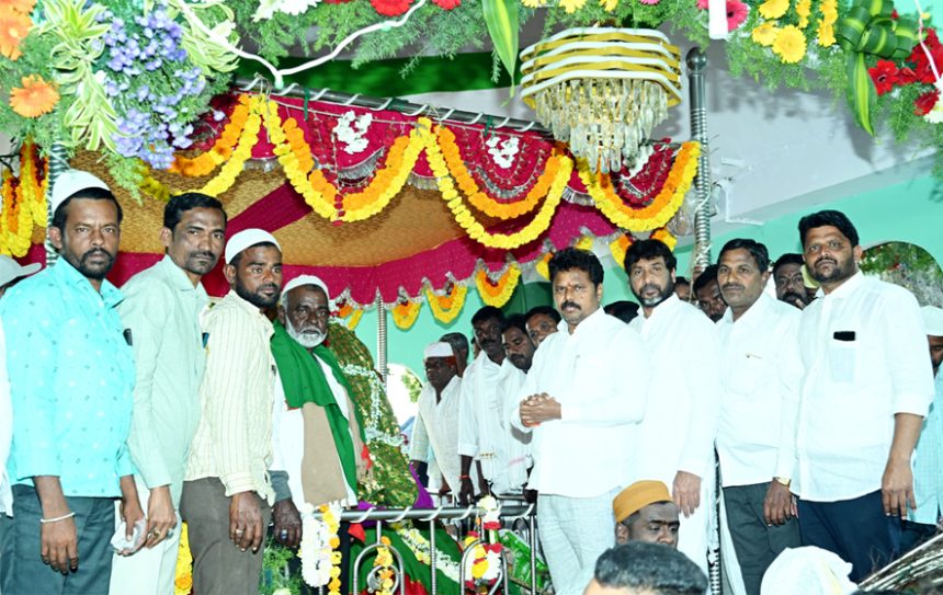 ಯರಗೇರಾ : ಹಜರತ್ ಬಡೇಸಾಹೇಬ್ ಉರುಸ್, ಶಾಸಕ ದದ್ದಲ್ ಭಾಗಿ