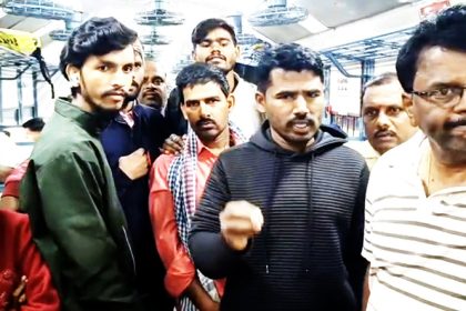ರೈಲಿನಲ್ಲಿ ಶೌಚಾಲಯವಿಲ್ಲದೆ ಪ್ರಯಾಣಿಕರ ಪರದಾಟ..!