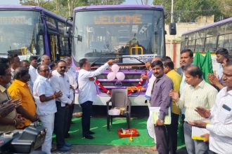 ಪ್ರಯಾಣಿಕರಿಗೆ ಅನುಕೂಲ ಕಲ್ಪಿಿಸಲು 16 ನಗರ ಹೊಸ ಬಸ್‌ಗಳಿಗೆ ಚಾಲನೆ ಆಧುನಿಕ ವಿನ್ಯಾಾಸ ಬಸ್‌ಗಳು : ಶಾಸಕ ಮೆಚ್ಚುಗೆ