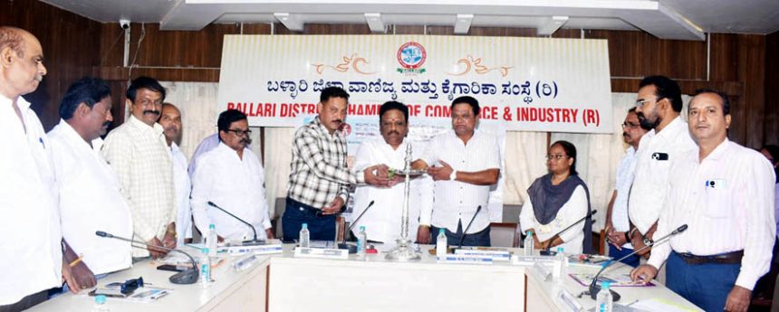 ಇಎಸ್‌ಐನಲ್ಲಿ ಕಡ್ಢಾಯವಾಗಿ ಹೆಸರು ನೋಂದಾಯಿಸಿಕೊಳ್ಳಿರಿ : ಅವ್ವಾರು ಮಂಜುನಾಥ್