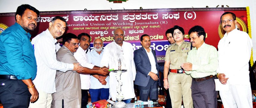 ಸುದ್ದಿಗಳು ಪತ್ರಕರ್ತರನ್ನು ಹುಡುಕಿಕೊಂಡು ಯಥೇಚ್ಛವಾಗಿ ಬರುತ್ತಿವೆ : ಶಿವಾನಂದ ತಗಡೂರು