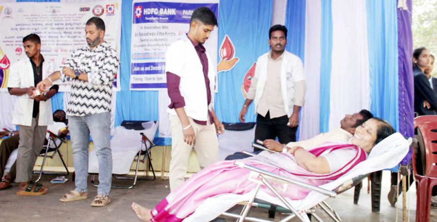 ಸಂಡೂರು : ಶ್ರೀಶೈಲೇಶ್ವರ ವಿದ್ಯಾಕೇಂದ್ರದಲ್ಲಿ ಉಚಿತ ರಕ್ತದಾನ ಶಿಬಿರ