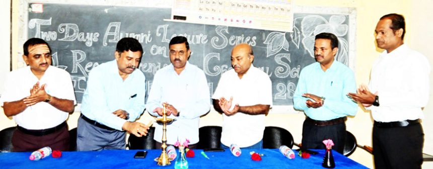 ವಿದ್ಯಾರ್ಥಿಗಳು ಜ್ಞಾಾನ ವೃದ್ಧಿಸಿಕೊಳ್ಳಿ: ಪ್ರೊ.ಜಿ.ಪಿ ದಿನೇಶ್