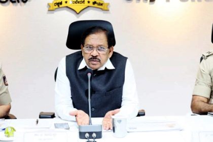 ಬೆಂಗಳೂರು ನಗರದ ವಿವಿಧೆಡೆ 10 ಲಕ್ಷ ಜನ ಸೇರುವ ನಿರೀಕ್ಷೆ: ಗೃಹ ಸಚಿವ ಡಾ.ಜಿ. ಪರಮೇಶ್ವರ ಹೊಸ ವರ್ಷ ಸಂಭ್ರಮ: ಭದ್ರತೆಗೆ 20 ಸಾವಿರ ಪೊಲೀಸರು