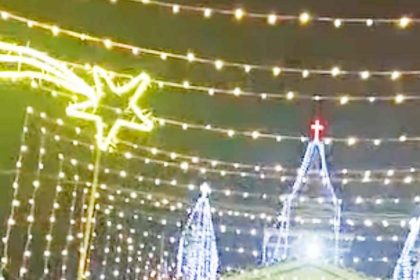 ಜಿಲ್ಲಾದ್ಯಂತ ಕ್ರಿಸ್ಮಸ್ ಸಂಭ್ರಮ :ಭಕ್ತಿಭಾವದಲ್ಲಿ ಏಸು ಸ್ಮರಣೆ