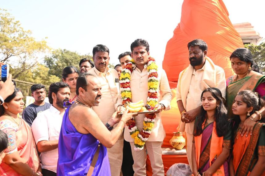 ಬೃಹತ್ ಮೆರವಣಿಗೆ ಮೂಲಕ ವೃತ್ತ ತಲುಪಿದ ಮಹರ್ಷಿ ವಾಲ್ಮೀಕಿ ಪುತ್ಥಳಿ ಜ.3 ರಂದು ಅದ್ಧೂರಿ ಅನಾವರಣ ಕಾರ್ಯಕ್ರಮ: ಶಾಸಕ ನಾರಾ ಭರತ್ ರೆಡ್ಡಿಿ