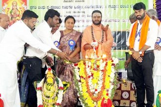 ಸುಂಕೇಶ್ವರಹಾಳದಲ್ಲಿ ಸಾಮೂಹಿಕ ಲಕ್ಷ್ಮಿಪೂಜೆ