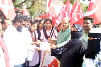 ಹರಪನಹಳ್ಳಿಯಲ್ಲಿ ಇಎಸ್‌ಐ ಆಸ್ಪತ್ರೆ ತೆರೆಯಲು ಎಐಸಿಸಿಟಿಯು ವತಿಯಿಂದ ಬೃಹತ್ ಪ್ರತಿಭಟನೆ