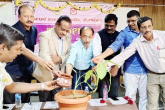 ವಚನ ಸಾಹಿತ್ಯ ಅರಿತರೆ ವ್ಯಕ್ತಿತ್ವ ವಿಕಸನ : ಡಿ.ವಿ.ಪ