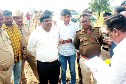 ಭೂ ಪರಿಹಾರ ತಾರತಮ್ಯ ; ಅಧಿಕಾರಿಗಳೊಂದಿಗೆ ರೈತರ ವಾಗ್ವಾದ