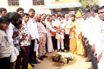 ಗೋರ್ಕಲ್ ದ್ಯಾವಮ್ಮ ದೇವಿ ಜಾತ್ರೆ ಪೂರ್ವಭಾವಿ ಸಭೆ ಕುರ್ಡಿ : ವಿವಿಧ ಕಾಮಗಾರಿಗೆ ಶಾಸಕ ದದ್ದಲ್ ಚಾಲನೆ