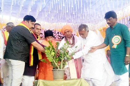 ನಾಟಕ ಬರಹಗಾರರು ಆರೋಗ್ಯ ಕಾಪಾಡಿಕೊಂಡು ಉತ್ತಮ ಸೇವೆ ನೀಡಬೇಕು: ಕಲ್ಲಯ್ಯಜ್ಜ