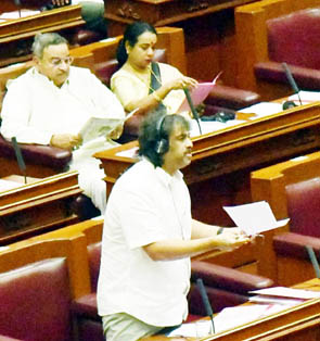 900 ಸರ್ಕಾರಿ ಶಾಲೆಗಳನ್ನು ಕರ್ನಾಟಕ ಪಬ್ಲಿಕ್ ಶಾಲೆಗಳನ್ನಾಾಗಿ ಉನ್ನತೀಕರಣ ಒಂದು ಮಗು ಇದ್ದರೂ ಸರ್ಕಾರಿ ಶಾಲೆ ಮುಚ್ಚಲ್ಲ : ಮಧು ಬಂಗಾರಪ್ಪ