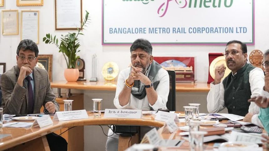 ಮೆಟ್ರೋೋ ಕಾಮಗಾರಿಗಳ ಪರಿಶೀಲನಾ ಸಭೆ ನಡೆಸಿದ ಸಚಿವರು ಮೆಟ್ರೋೋ 3 ನೇ ಹಂತದ ಕಾಮಗಾರಿಗೆ ಶೀಘ್ರದಲ್ಲೇ ಟೆಂಡರ್ :ಡಿಸಿಎಂ ಡಿಕೆಶಿ