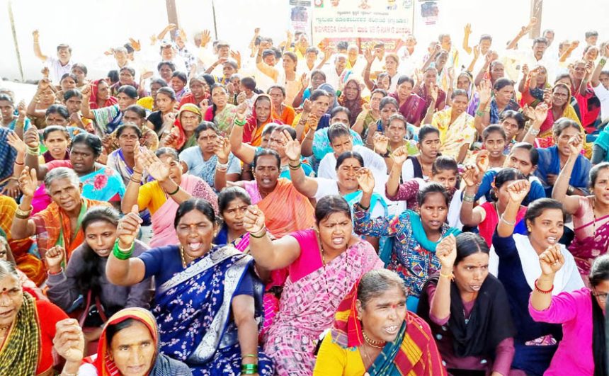 ಕೇಂದ್ರದ ನಡೆ ವಿರುದ್ಧ ಕೂಲಿಕಾರರ ಪ್ರತಿಭಟನೆ ವಿಬಿ – ಜಿ ರಾಮ್ ಜೀ ಮಸೂದೆ ಹಿಂಪಡೆಯಲು ಆಗ್ರಹ