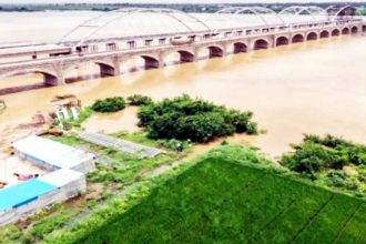 ಕೃಷ್ಣಾ ಮೇಲ್ಸೇತುವೆ ಕಾಮಗಾರಿ ಪೂರ್ಣಗೊಳಿಸಲು ಒತ್ತಾಯ