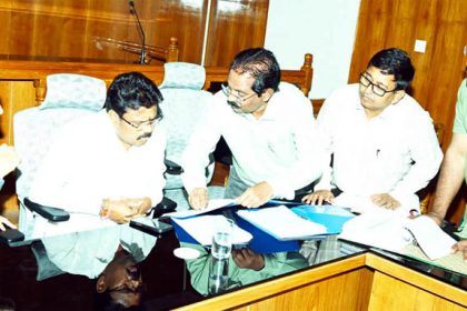 ಜೆಸ್ಕಾಾಂ ಅಧಿಕಾರಿಗಳೊಂದಿಗೆ ಶಾಸಕ ದದ್ದಲ್ ಸಭೆ ಗ್ರಾಮೀಣ ಜನರ ಬೇಡಿಕೆಯಾನುಸಾರ ಟಿಸಿ ಪೂರೈಸಲು ಸೂಚನೆ