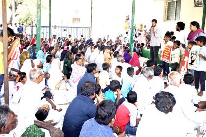 ಅನ್ವರದಲ್ಲಿ ವಿದ್ಯಾರ್ಥಿ, ಪಾಲಕರ ಪ್ರತಿಭಟನೆ ಕೆಪಿಎಸ್ ಮ್ಯಾಗ್ನೆಟ್ ಶಾಲೆಗಳ ವಿಲೀನ ನೀತಿಗೆ ಖಂಡನೆ