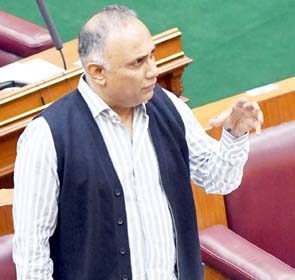 ಹೊಸಪೇಟೆ ಜಿಲ್ಲಾಸ್ಪತ್ರೆ ಹಂಪಿ ಉತ್ಸವದ ವೇಳೆ ಉದ್ಘಾಟನೆ – ಗುಂಡೂರಾವ್