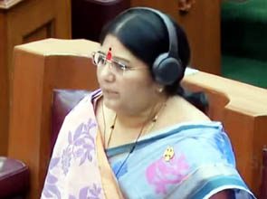 ದಕ್ಷಿಣ ಮತ್ತು ಉತ್ತರ ಕರ್ನಾಟಕದ ತಾರತಮ್ಯ ನಿವಾರಿಸಲು ಶಾಸಕಿ ಕರೆಮ್ಮ ನಾಯಕ್ ಆಗ್ರಹ ಕ.ಕ. ಭಾಗಕ್ಕೆ ಹೆಚ್ಚಿನ ಅನುದಾನ, ಕೈಗಾರಿಕೆ ನೀಡಿ