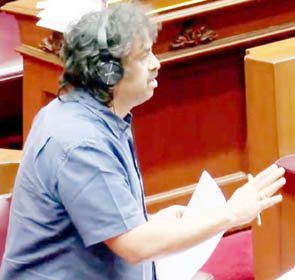 ಎಲ್ಲ ಪಠ್ಯಕ್ರಮಗಳಲ್ಲಿ ಕಡ್ಡಾಯ ಭಾಷೆ ಕಲಿಕೆಗೆ ಒತ್ತು : ಸಚಿವ ಎಸ್ ಮಧು ಬಂಗಾರಪ್ಪ