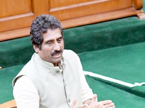 ಪೌರಕಾರ್ಮಿಕರಿಗೆ ಸರ್ಕಾರದಿಂದಲೇ ವೇತನ: ಆರ್ಥಿಕ ಇಲಾಖೆಯೊಂದಿಗೆ ಚರ್ಚಿಸಿ ಕ್ರಮ