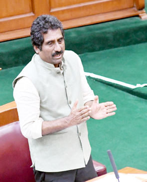 ಪೌರಕಾರ್ಮಿಕರಿಗೆ ಸರ್ಕಾರದಿಂದಲೇ ವೇತನ: ಆರ್ಥಿಕ ಇಲಾಖೆಯೊಂದಿಗೆ ಚರ್ಚಿಸಿ ಕ್ರಮ