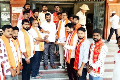 ಗೋ ಹತ್ಯೆ ನಿಷೇಧ ಕಾಯ್ದೆ ತಿದ್ದುಪಡಿ ಪ್ರಸ್ತಾಪ ವಿರೋಧಿಸಿ ವಿಶ್ವಹಿಂದೂ ಪರಿಷತ್, ಭಜರಂಗದಳ ಪ್ರತಿಭಟನೆ