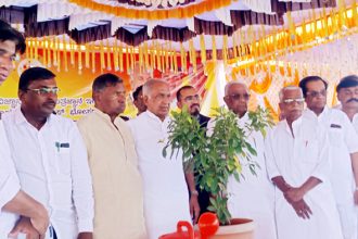 ಸಿರವಾರ: ಪ್ರಜಾಸೌಧ ಕ್ರೀಡಾಂಗಣ ನಿರ್ಮಾಣಕ್ಕೆ ಚಾಲನೆ ರಾಜ್ಯದ ಅಭಿವೃದ್ಧಿಿಗೆ ಹಣದ ಕೊರತೆ ಇಲ್ಲ – ಭೋಸರಾಜು