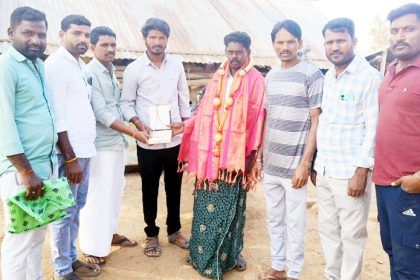 ಬೈಕ್‌ನಲ್ಲಿ ಬಿಟ್ಟ ಚಿನ್ನಾಭರಣ ಮರಳಿಸಿ ಮಾನವೀಯತೆ ಮೆರೆದ ವ್ಯಕ್ತಿ, ಕರವೇ ಪದಾಧಿಕಾರಿಗಳ ಒಳ್ಳೆ ಕಾರ್ಯ