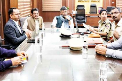 ನಿಲ್ಲದ ಮುಖಂಡರ ಭೇಟಿ, ಚರ್ಚೆ ; ಆರೋಪ – ಪ್ರತ್ಯಾರೋಪ