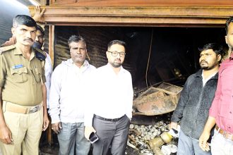 ಬೆಂಕಿ ಅವಘಡ : ಭಸ್ಮವಾದ ಅಂಗಡಿಗಳು, ಲಕ್ಷಾಾಂತರ ರೂ. ಹಾನಿ