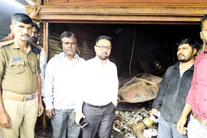 ಬೆಂಕಿ ಅವಘಡ : ಭಸ್ಮವಾದ ಅಂಗಡಿಗಳು, ಲಕ್ಷಾಾಂತರ ರೂ. ಹಾನಿ