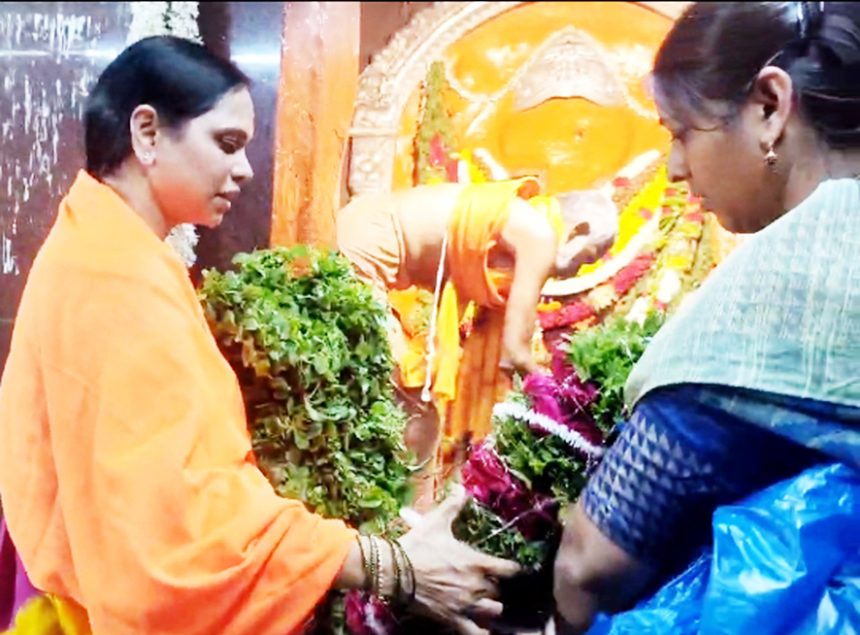 ಇಂದು ಜನಾರ್ದನರೆಡ್ಡಿ ಜನ್ಮ ದಿನ, ಹನುಮನ ದರ್ಶನ ಪಡೆದ ಪತ್ನಿ