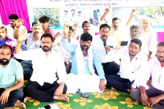 ಕೋನಾಪುರಪೇಟೆ ಏರಿಯಾ, ಅಂಬೇಡ್ಕರ್ ನಗರ ಅಭಿವೃದ್ಧಿಗಾಗಿ ಒತ್ತಾಯಿಸಿ ಉಪವಾಸ ಧರಣಿ