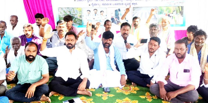 ಕೋನಾಪುರಪೇಟೆ ಏರಿಯಾ, ಅಂಬೇಡ್ಕರ್ ನಗರ ಅಭಿವೃದ್ಧಿಗಾಗಿ ಒತ್ತಾಯಿಸಿ ಉಪವಾಸ ಧರಣಿ