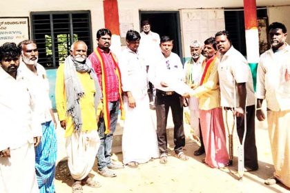 ಪಾಮನಕಲ್ಲೂರು : ವಿವಿಧ ಸೌಲಭ್ಯಗಳಿಗೆ ಕರವೇ ಆಗ್ರಹ