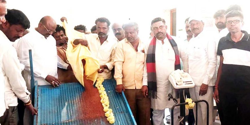 ಪ್ರತಿ ಕ್ವಿಿಂಟಾಲ್ ತೊಗರಿಗೆ 8 ಸಾವಿರ ಕೇಂದ್ರ ಸರಕಾರದಿಂದ ನಿಗದಿ ರಾಜ್ಯ ಸರಕಾರ ರೂ.500 ಏರಿಕೆ ಮಾಡಿ ನೀಡಲು ಆಗ್ರಹ