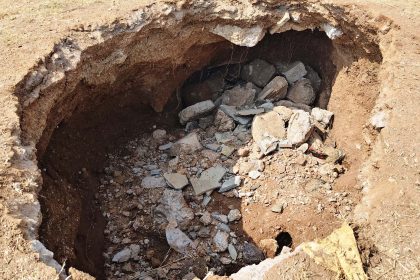 ಕೆಬಿಜೆಎನ್‌ಎಲ್ ಇಲಾಖೆ ಅಧಿಕಾರಿಗಳ ನಿರ್ಲಕ್ಷ್ಯ ಸಂಕಷ್ಟಕ್ಕೆ ಸಿಲುಕಿದ ರೈತರು