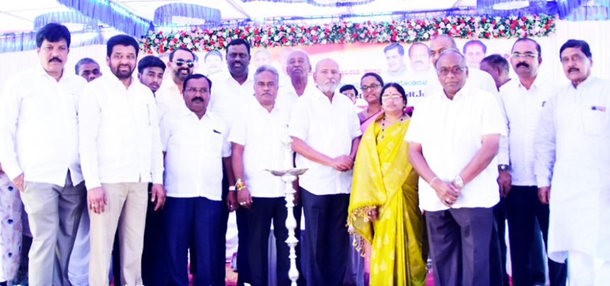 ಕೊಪ್ಪಳ ನಗರಾಭಿವೃದ್ಧಿಗೆ ಆದ್ಯತೆ ಕೊಡಲಿ : ಹಿಟ್ನಾಳ