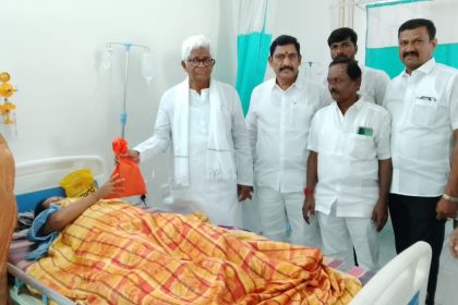 ಬಾದರ್ಲಿ ಜನ್ಮದಿನ: ರೋಗಿಗಳಿಗೆ ಹಣ್ಣು-ಬ್ರೆೆಡ್ ವಿತರಣೆ